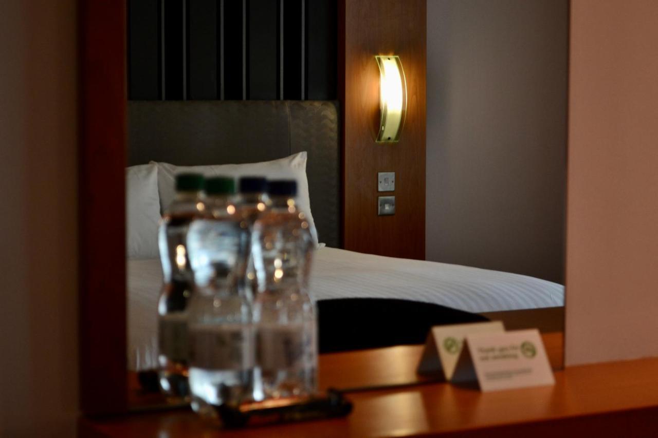 Holiday Inn Manchester - Central Park, An Ihg Hotel Exterior foto