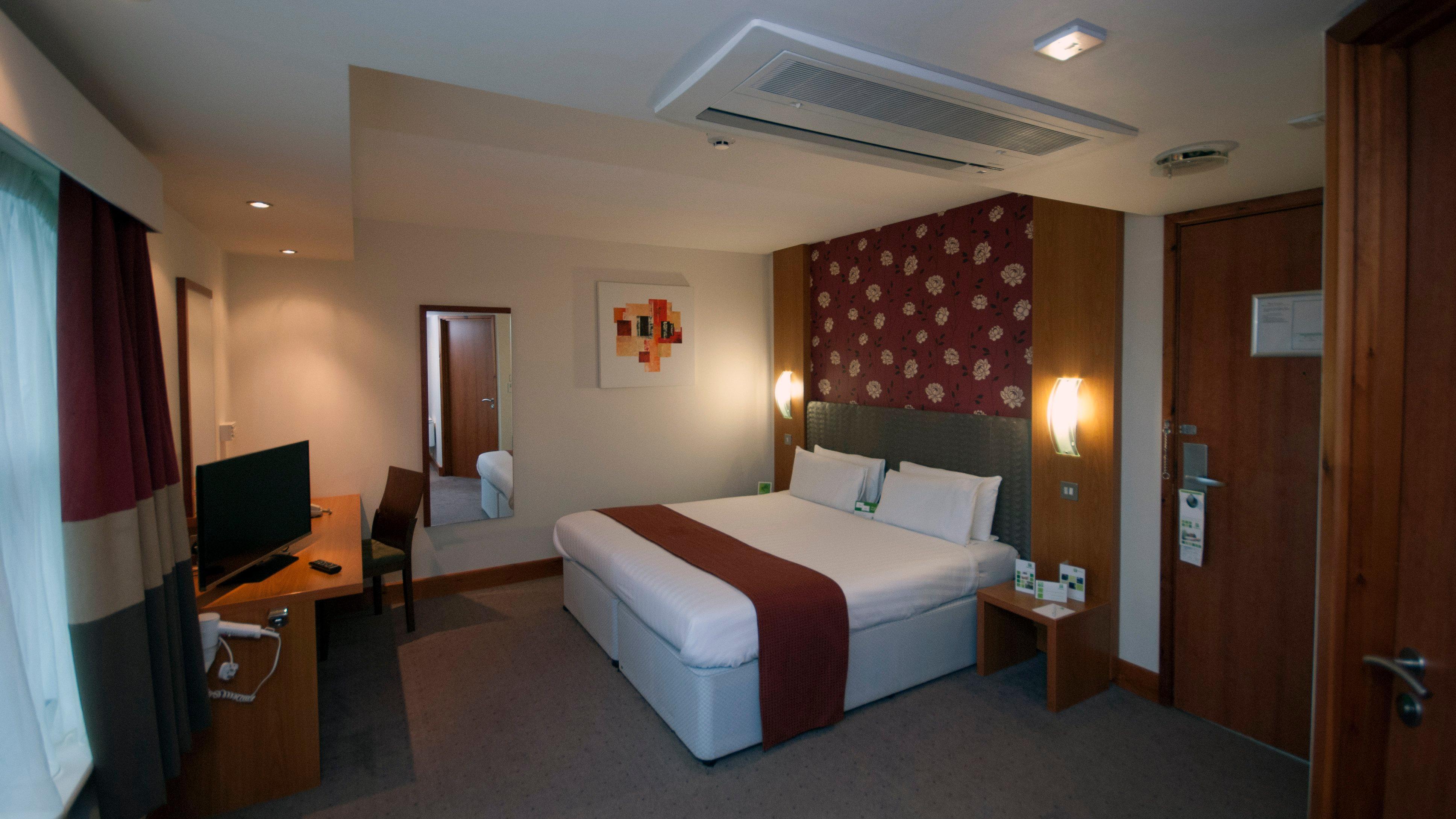 Holiday Inn Manchester - Central Park, An Ihg Hotel Exterior foto