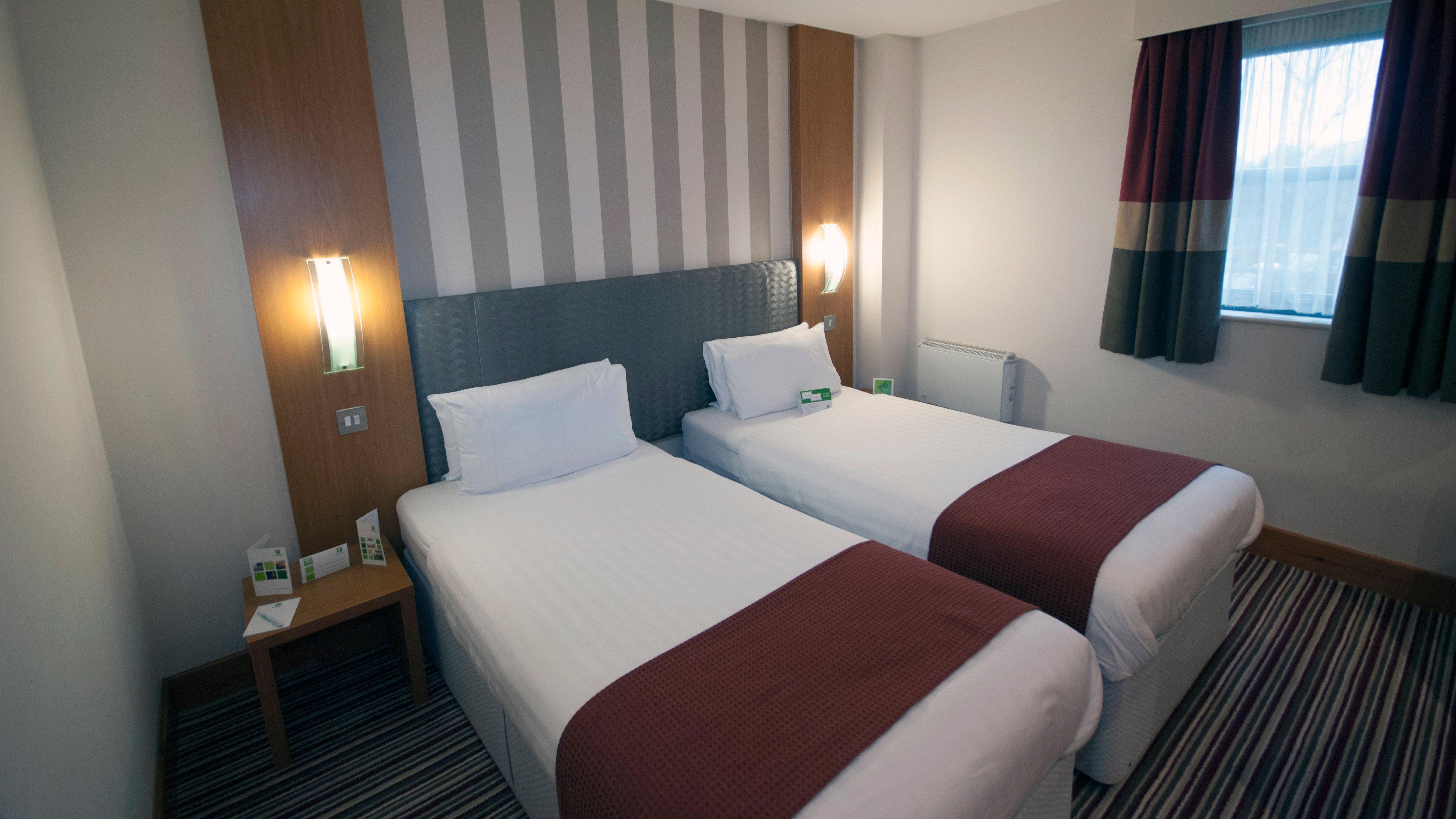 Holiday Inn Manchester - Central Park, An Ihg Hotel Exterior foto
